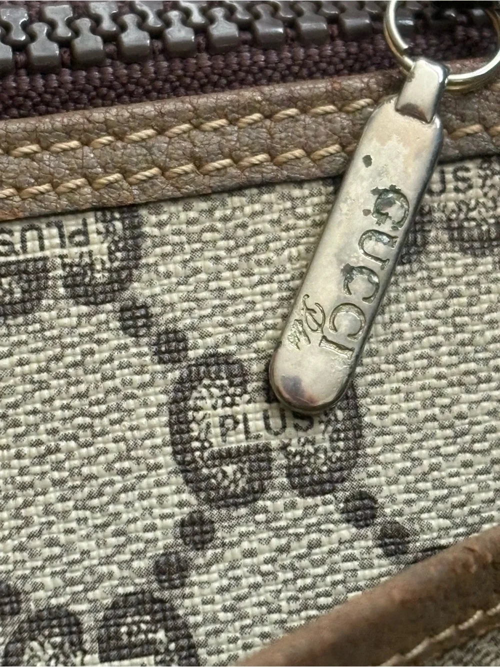 Auth Gucci Supreme Crossbody bag medium Vintage